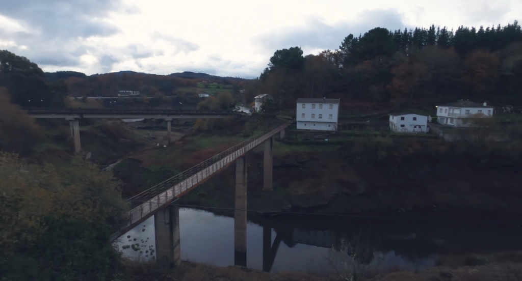 Viendo el Río Miño, cerca de Portomarín